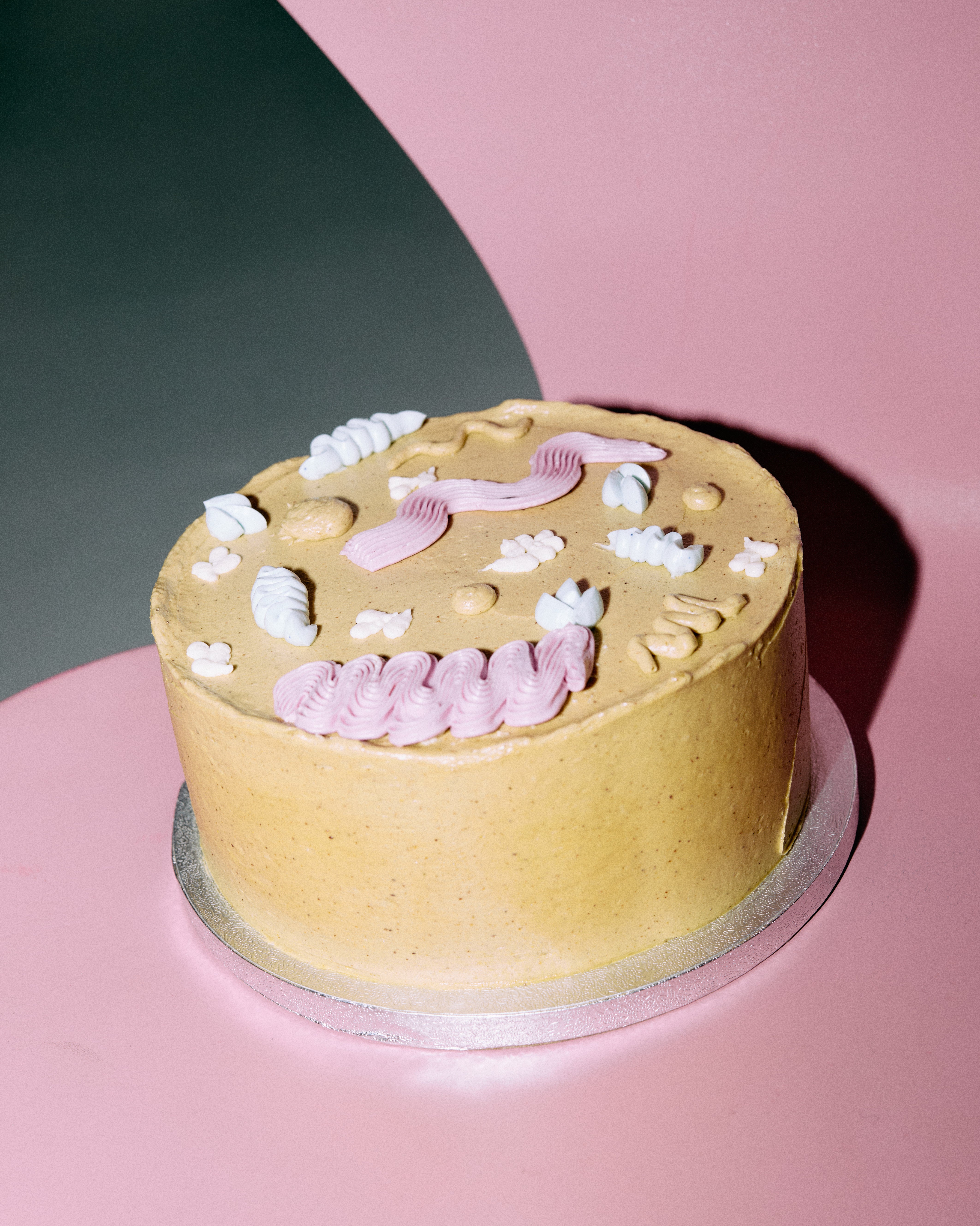 Pistacijų ir aviečių tortas